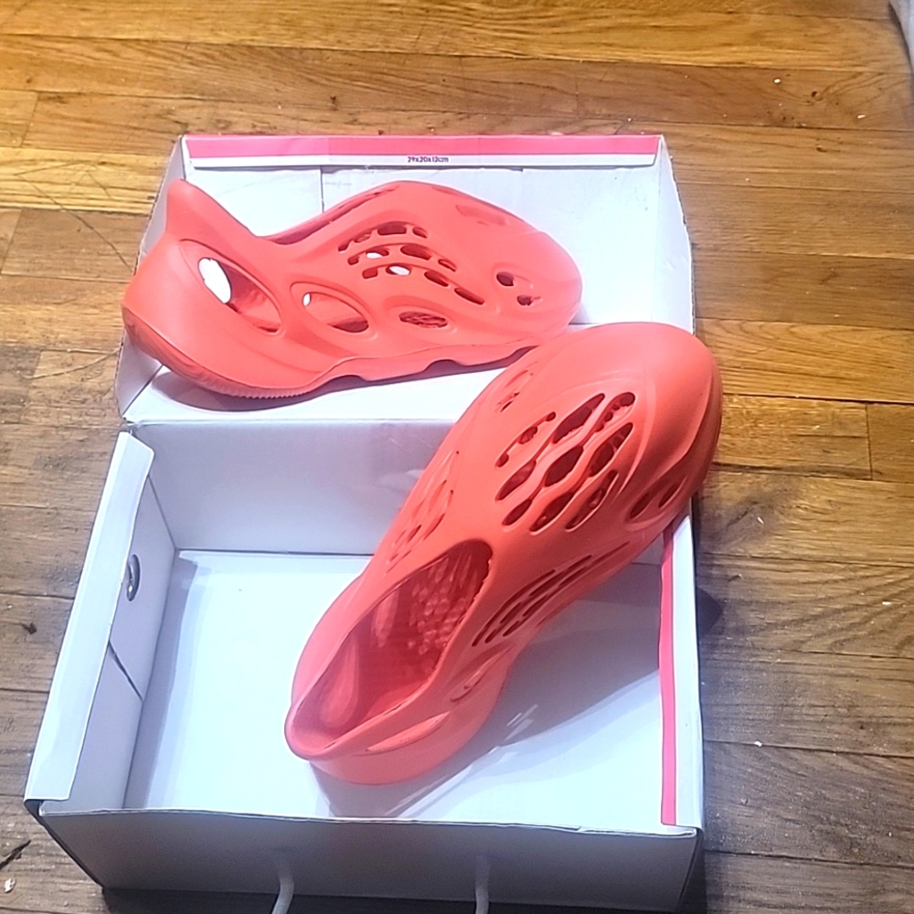 Nature Breeze Coral Cutout Slip-On Sandals